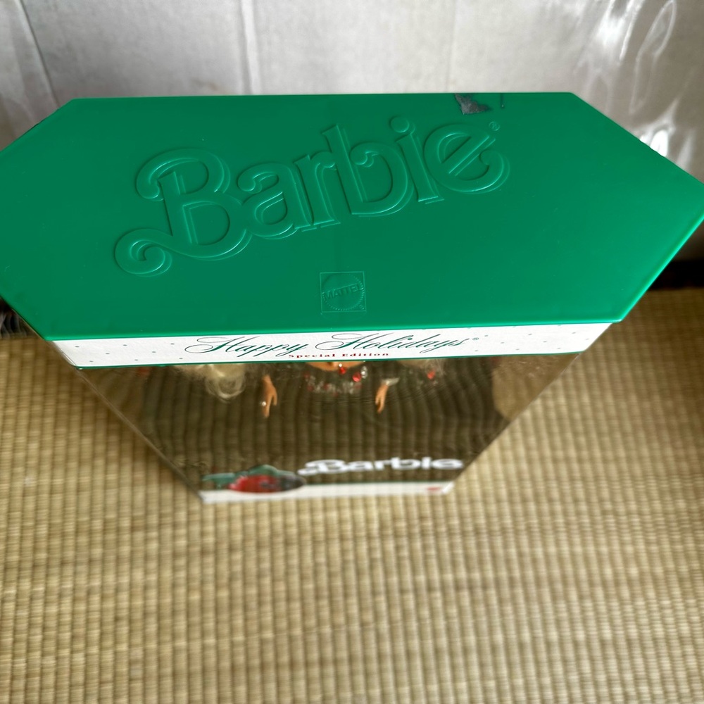 Holiday Barbie Doll in green velvety gown,unopened, box good condition - Picture 3 of 3